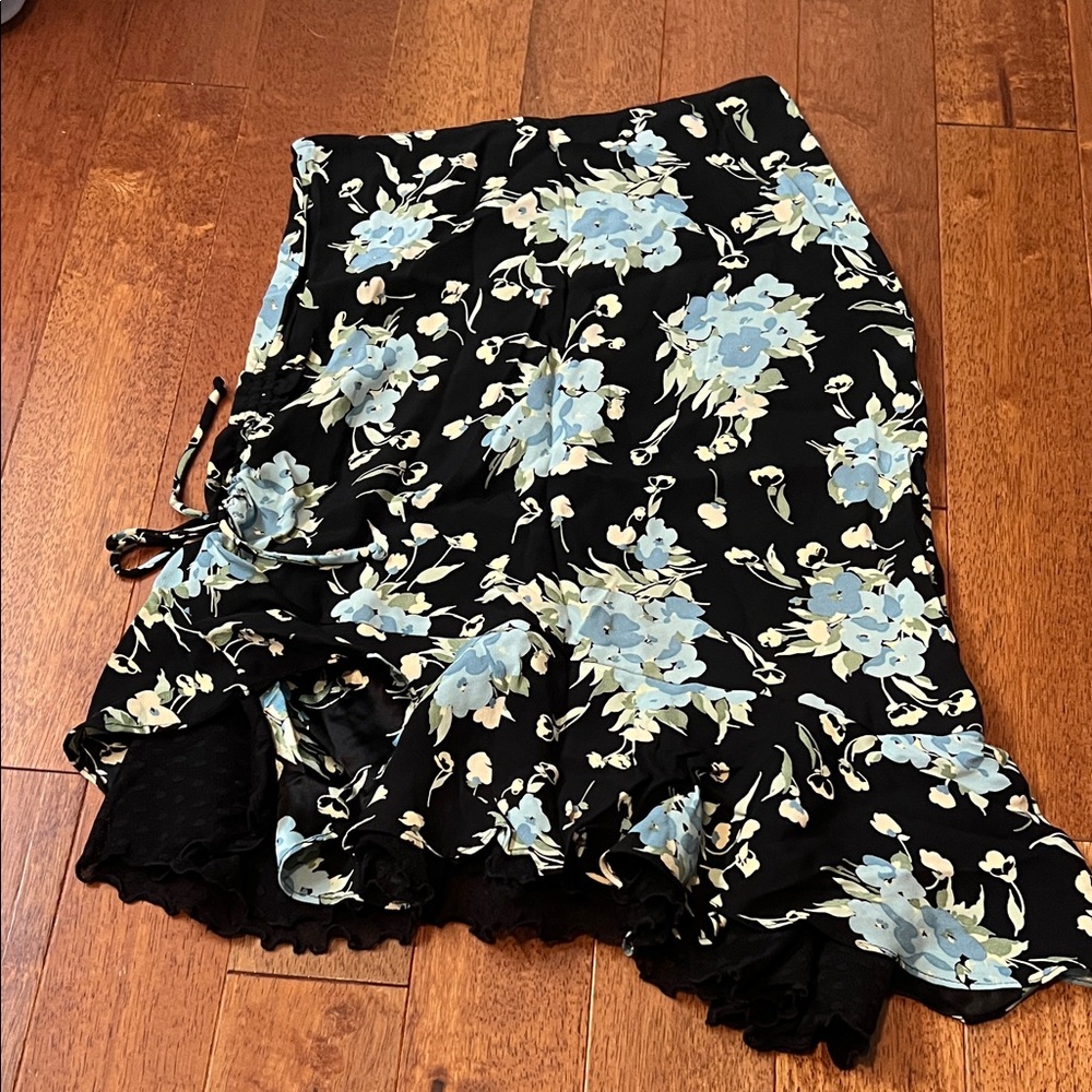 VINTAGE Betsey Johnson NY Floral Black and Blue Women's Skirt